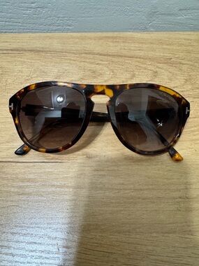 Tom Ford Tortoiseshell Frame Sunglasses with Brown Gradient Lenses